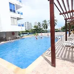 Lindo apartamento en el Laguito! Gran ubicación, vista al Mar Piso 8