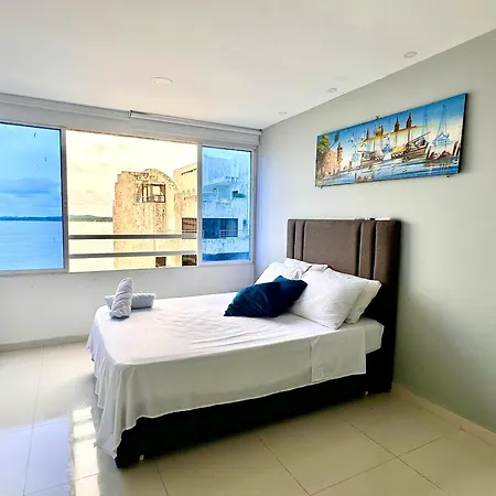Lindo En El Laguito! Gran Ubicacion, Vista Al Mar Piso 8 Apartamento *