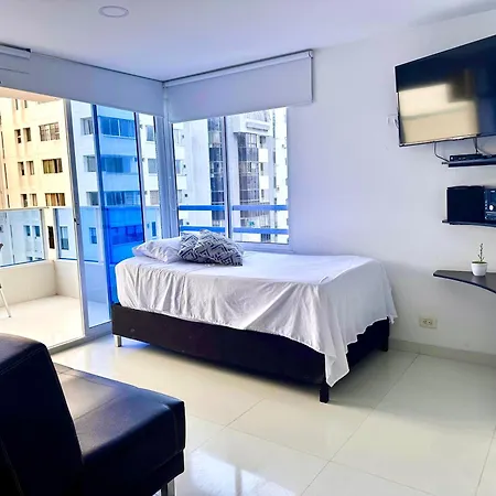 Lindo En El Laguito! Gran Ubicacion, Vista Al Mar Piso 8 Apartamento *